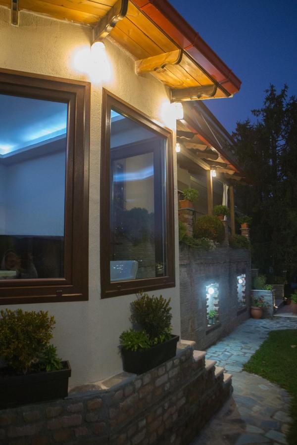 Guesthouse Liogerma Káto Loutrákion Zewnętrze zdjęcie